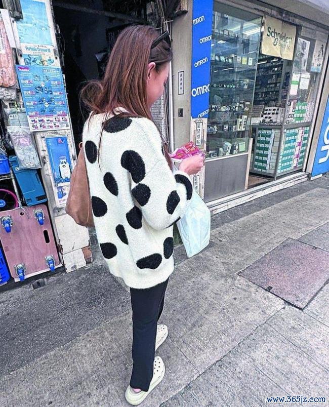 31岁TVB女星当演员难以保管活命,日常兼职打四份工,4天伙食仅花200元 节俭抓家成重生代典范